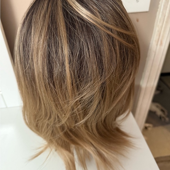 Chelsey Smith Tegan petite balayage coloring - Picture 3 of 4